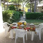 Regina Villa *